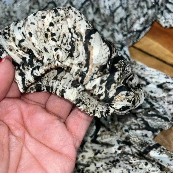 DO+BE plunge, ruffled skirt, snake print, waist tie, back zip, lined, mini dress - Picture 11 of 12